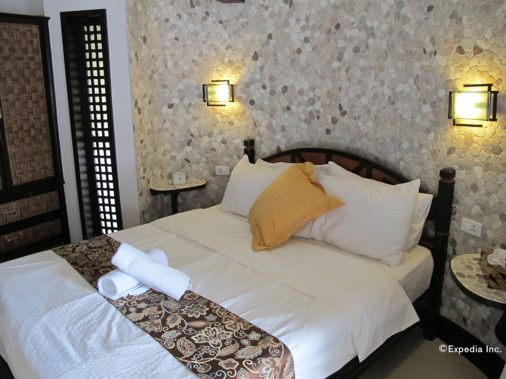 Utopia Resort & Spa Puerto Galera Exterior photo