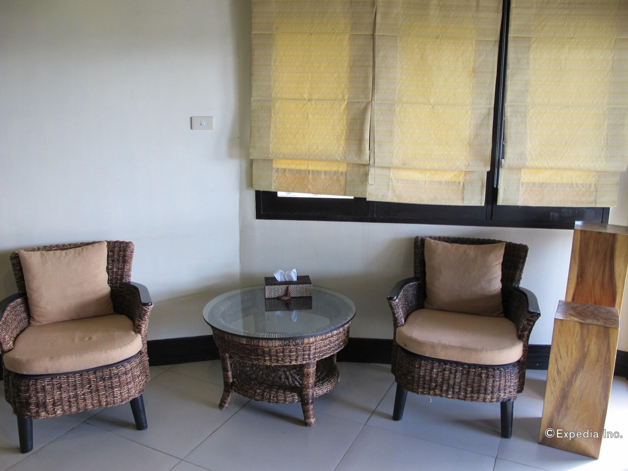 Utopia Resort & Spa Puerto Galera Exterior photo