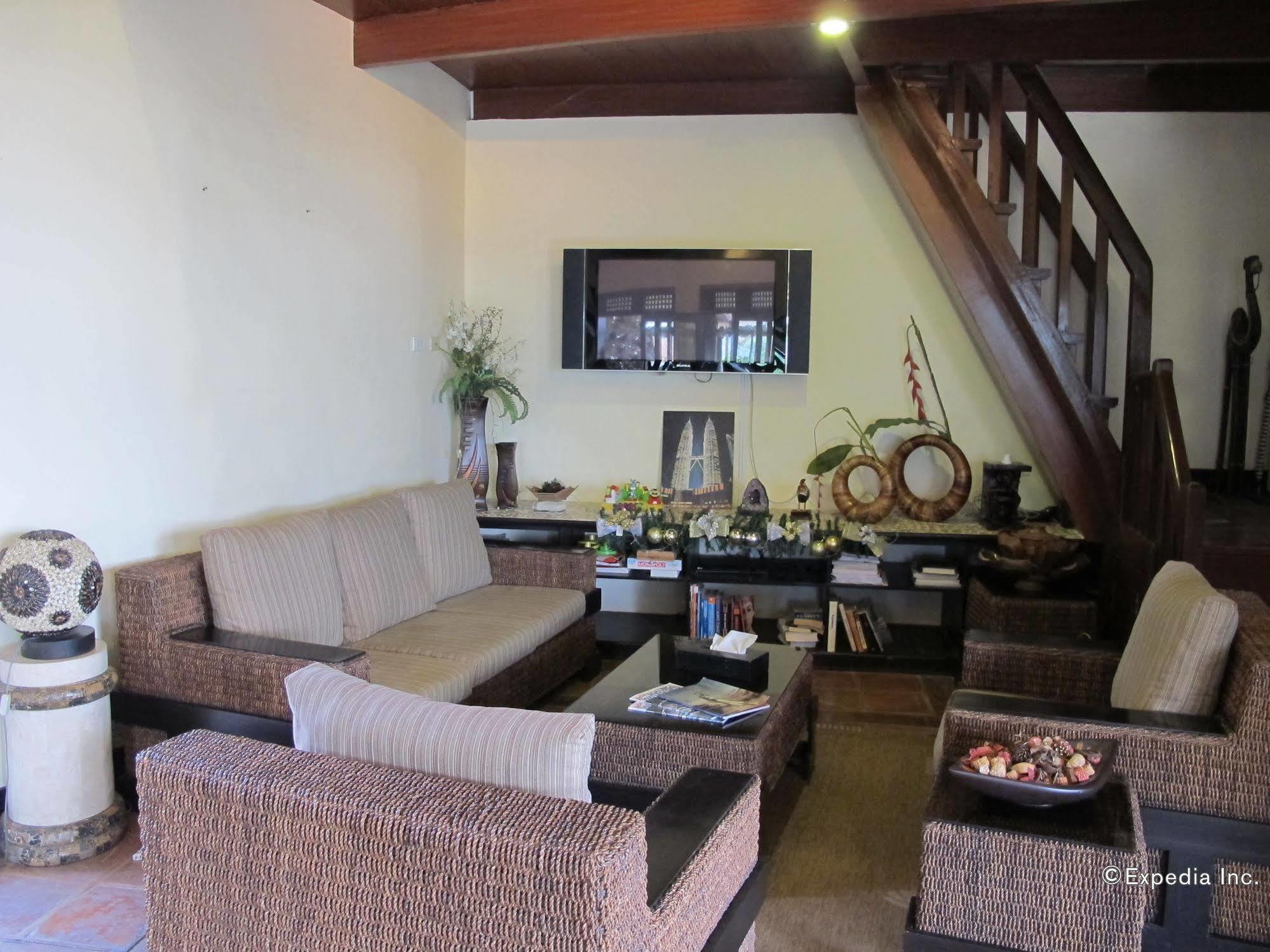 Utopia Resort & Spa Puerto Galera Exterior photo