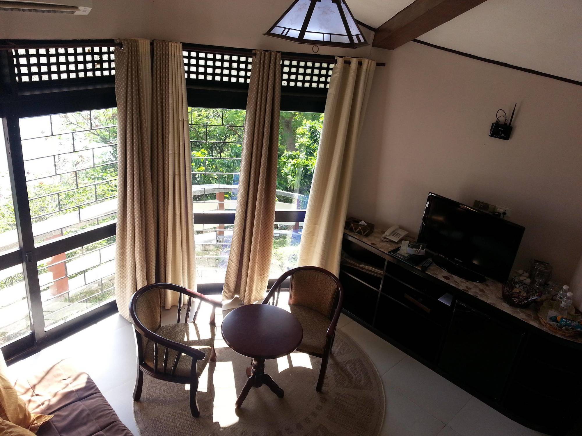 Utopia Resort & Spa Puerto Galera Exterior photo
