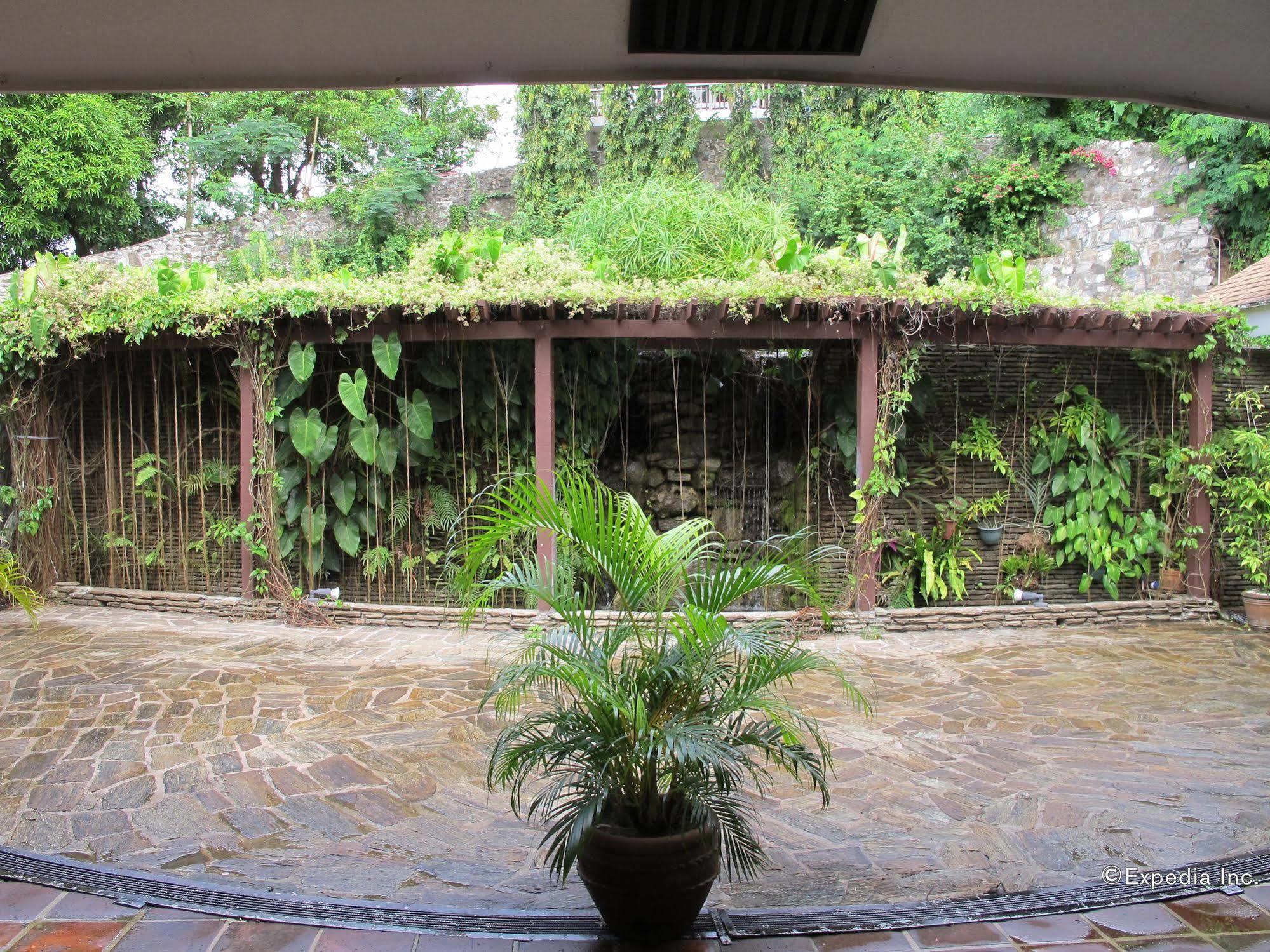 Utopia Resort & Spa Puerto Galera Exterior photo